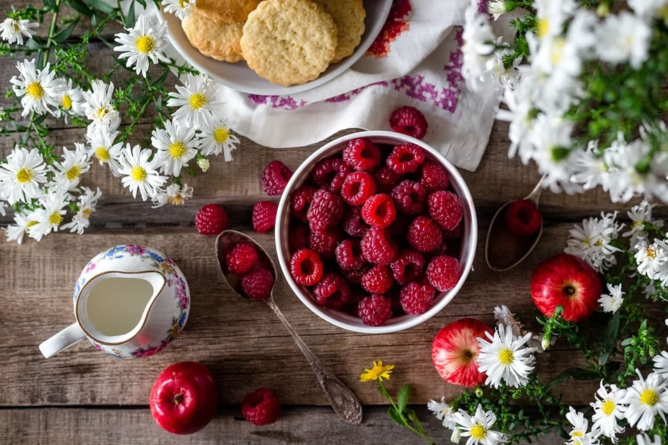 Herbs and foods to nourish women